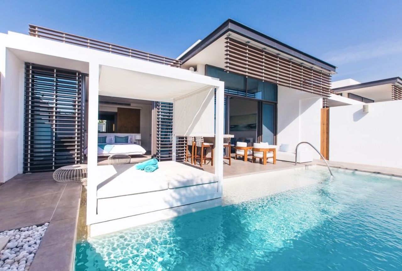 pool cleaning services